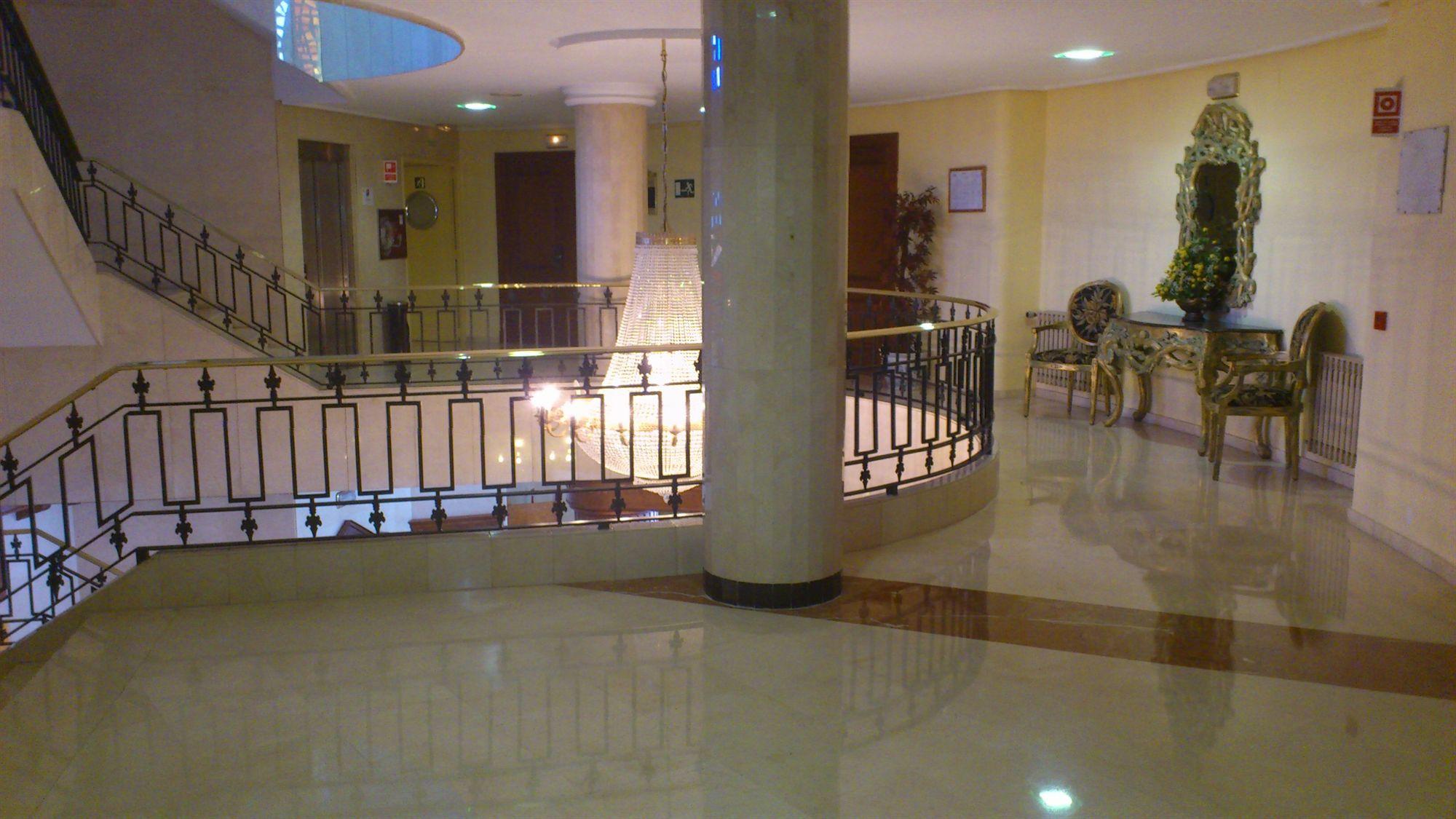 מלון סיודאד ריאל Exe Dona Carlota מראה חיצוני תמונה
